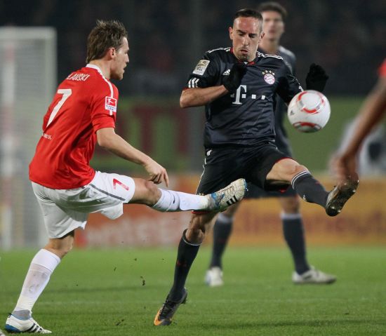 足协将就其 足协将就其